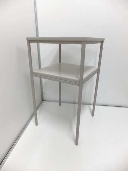 【買い忘れていませんか？】やさしい色味で入り口の雰囲気を明るく！電話台や簡易物置、サイドデスクとしても！
                        テレフォンスタンド
                                    中古
            