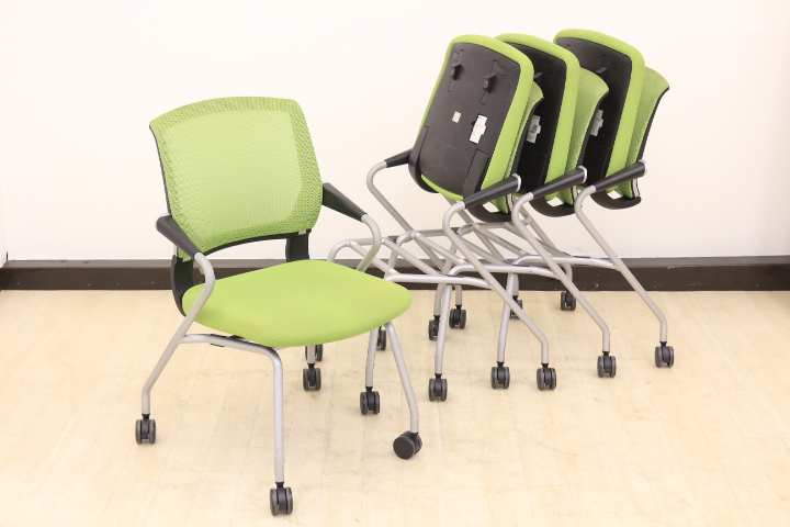 【10％OFF！会議用チェア4脚セット!!】キャスター付き、背もたれメッシュ!!明るく爽やかなグリーン!!
                        サテリテ（キャスタータイプ）
                                    中古
            