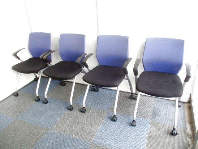 【お得な4脚1セット】会議室・商談スペースに最適！【移動が楽なキャスター付き】
                        スタイラチェア
                                    中古
            