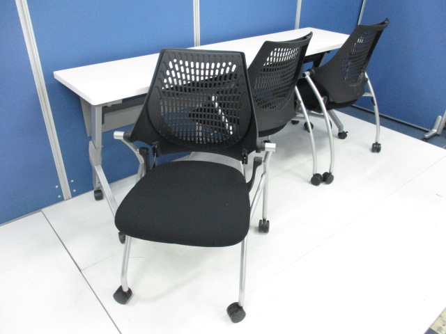 【テーブルとチェアのセット!!】【セットで4,000円お得!】ちょっと高級感のある商品がセットでお得!!【ブラック＆ホワイト】
                        フラプター
                                    中古
            