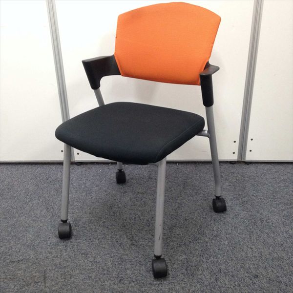 【ラスト1脚の為、特別価格！】コクヨ製キャスター付きスタッキングチェア【プロッティ】
                        プロッティ（キャスター付）
                                    中古
            