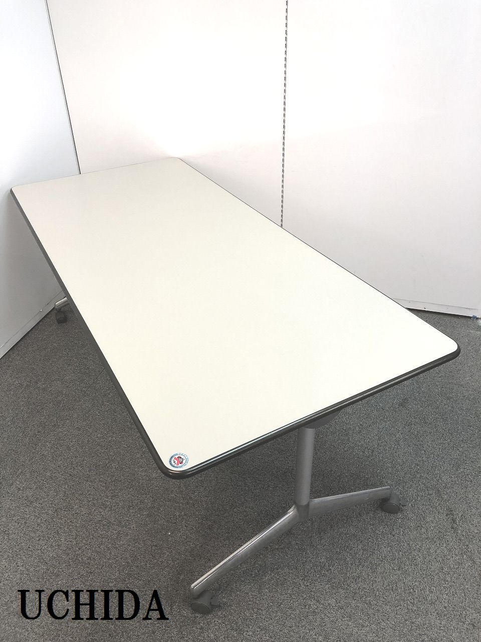 ５台限定入荷！！【注目商品！！横幅１８００ｍｍの奥行８００ｍｍで広く使用できるサイドスタックテーブルです！！】
                        その他シリーズ
                                    中古
            