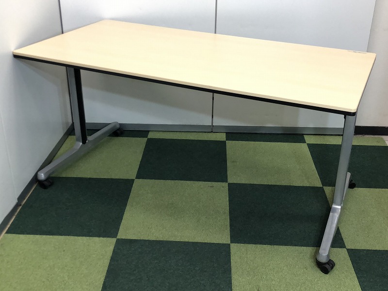 【希少！】キャスター付き折り畳み可能テーブルの入荷です！
                        インターアクトPRO
                                    中古
            