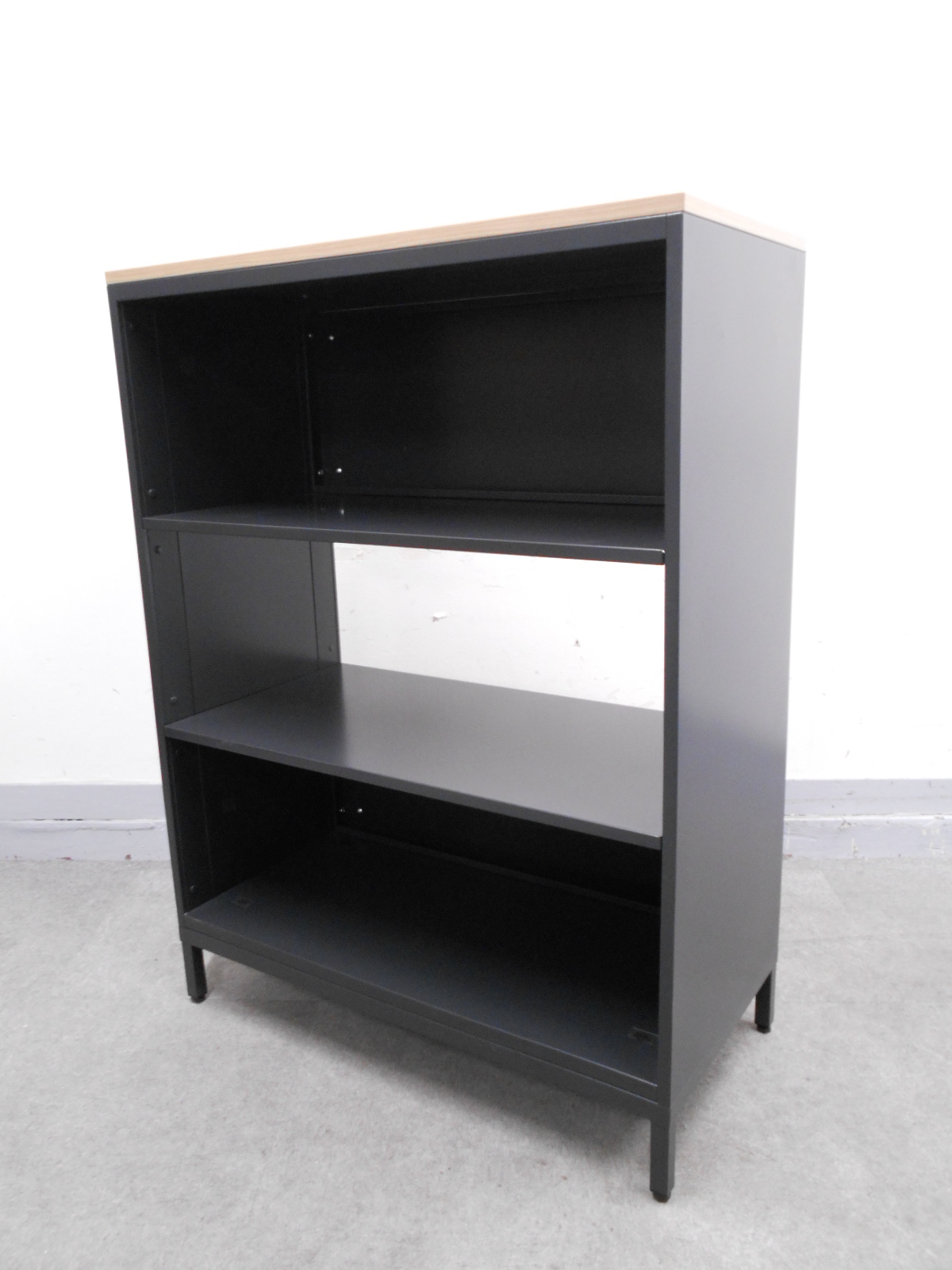 【KS】[定価約10万円!!2017年製造品!!]状態良好!!お洒落なブラック×木目キャビネット!!天板付きなのでハイカウンター代わりとしても使えます!!
                        エディア
                                    中古
            