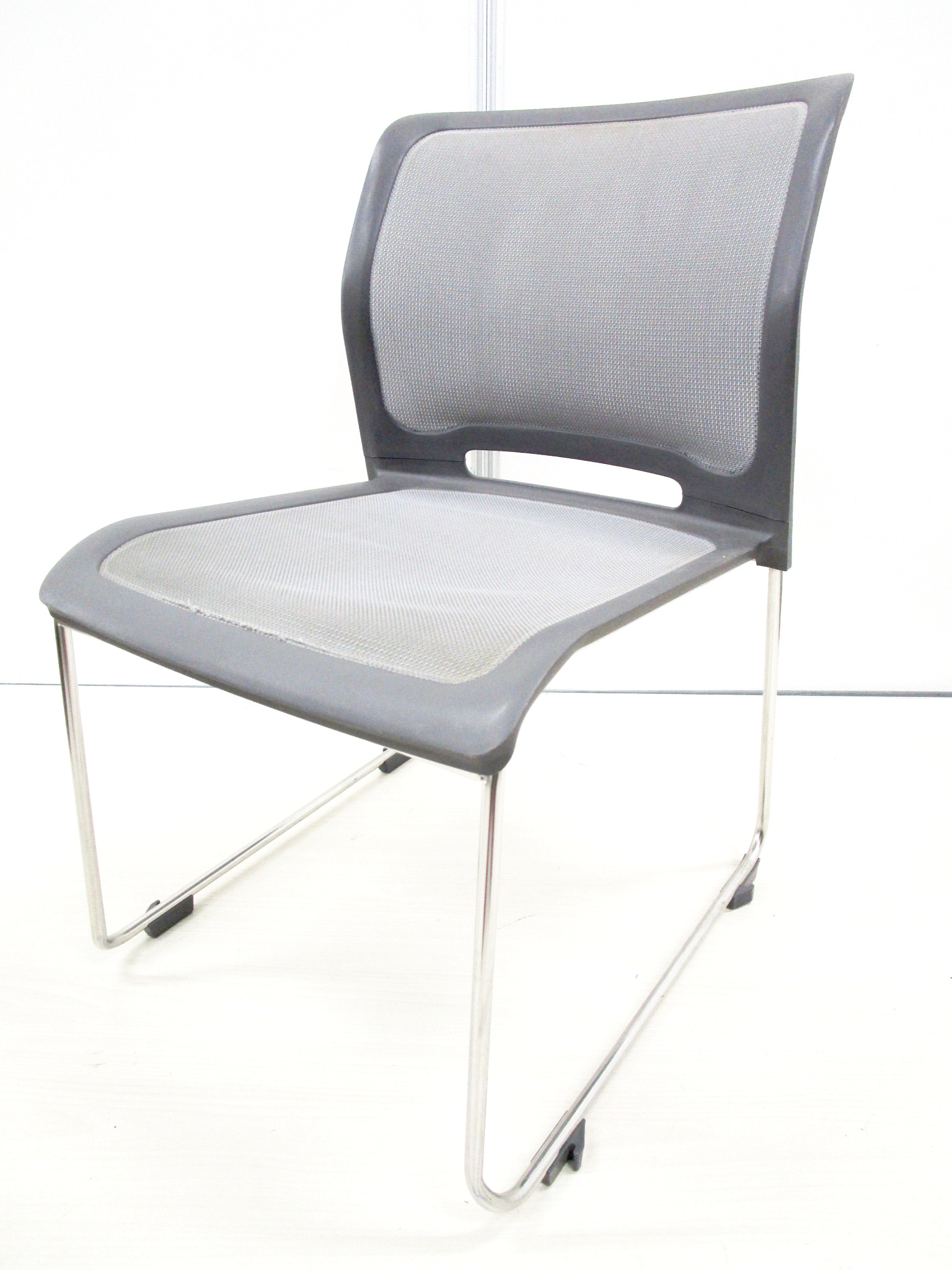 【とにかく安く揃う！】とりあえず必要な方ぜひ！■座面多少緩みあるため特化■おつとめ品【スタック】
                        ウィティ
                                    中古
            