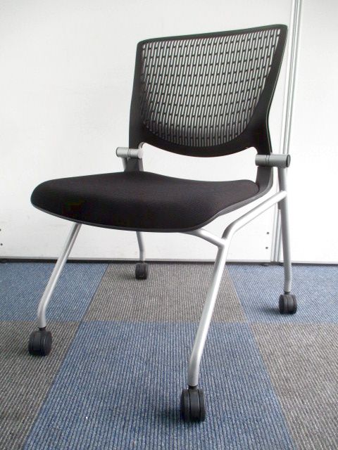 【トップクラスの座り心地！】会議室などにおすすめ！!【厚めのクッションが人気！】
                        グラータ
                                    中古
            