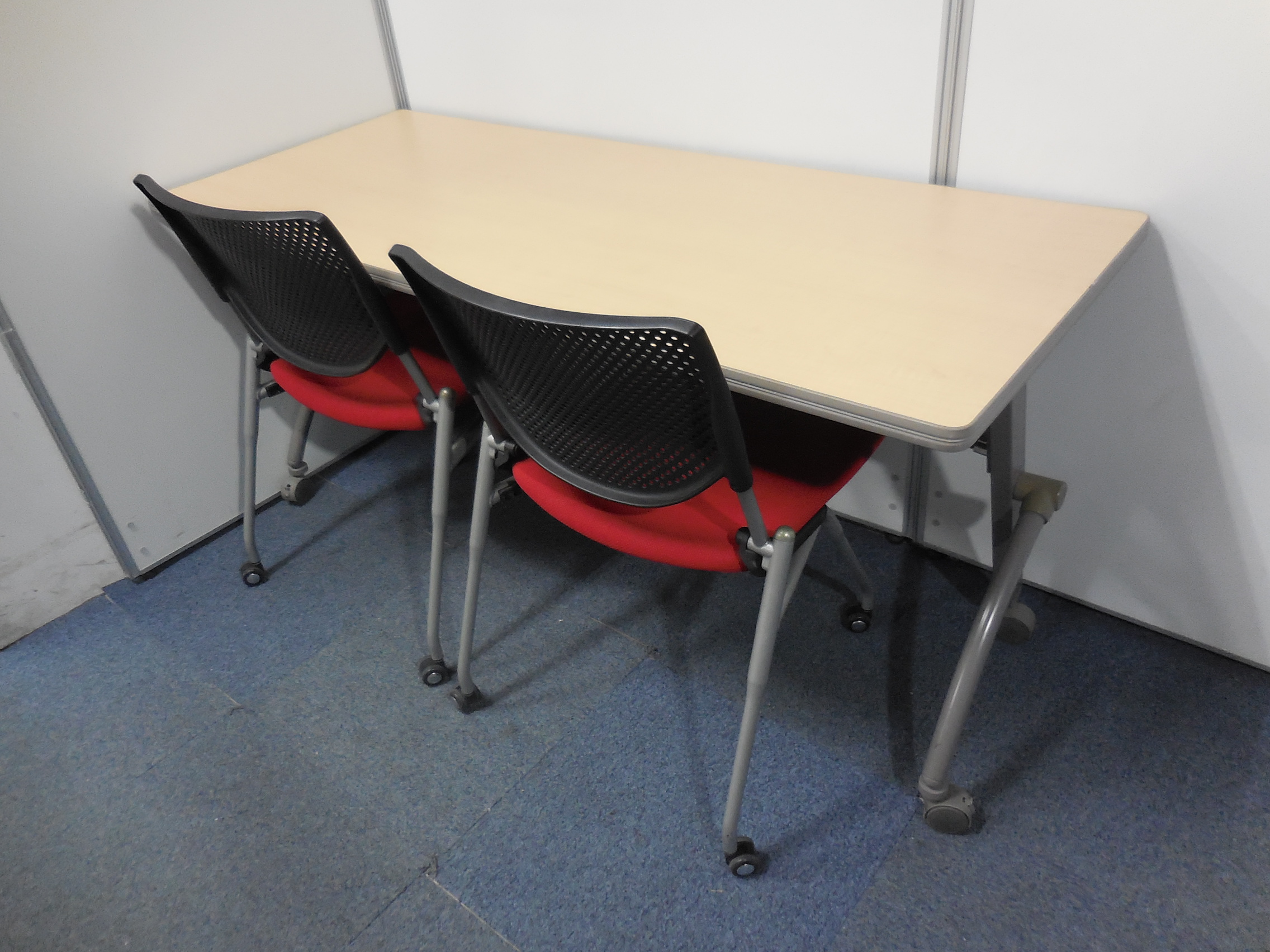 【10%OFF！】【すぐに使えるテーブル＋チェアセット】■収納便利！イトーキ製のスタックテーブルをセット販売です！
                        その他シリーズ
                                    中古
            