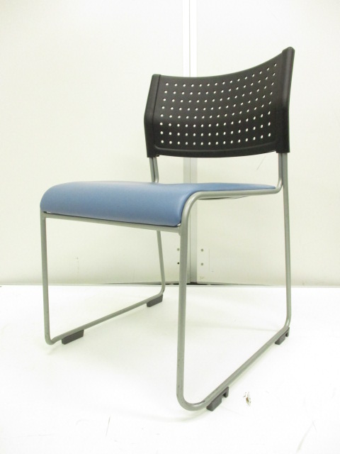 【あると便利!!会議室にオススメ!!】場所を取らないスタッキングチェア!!
                        その他シリーズ
                                    中古
            