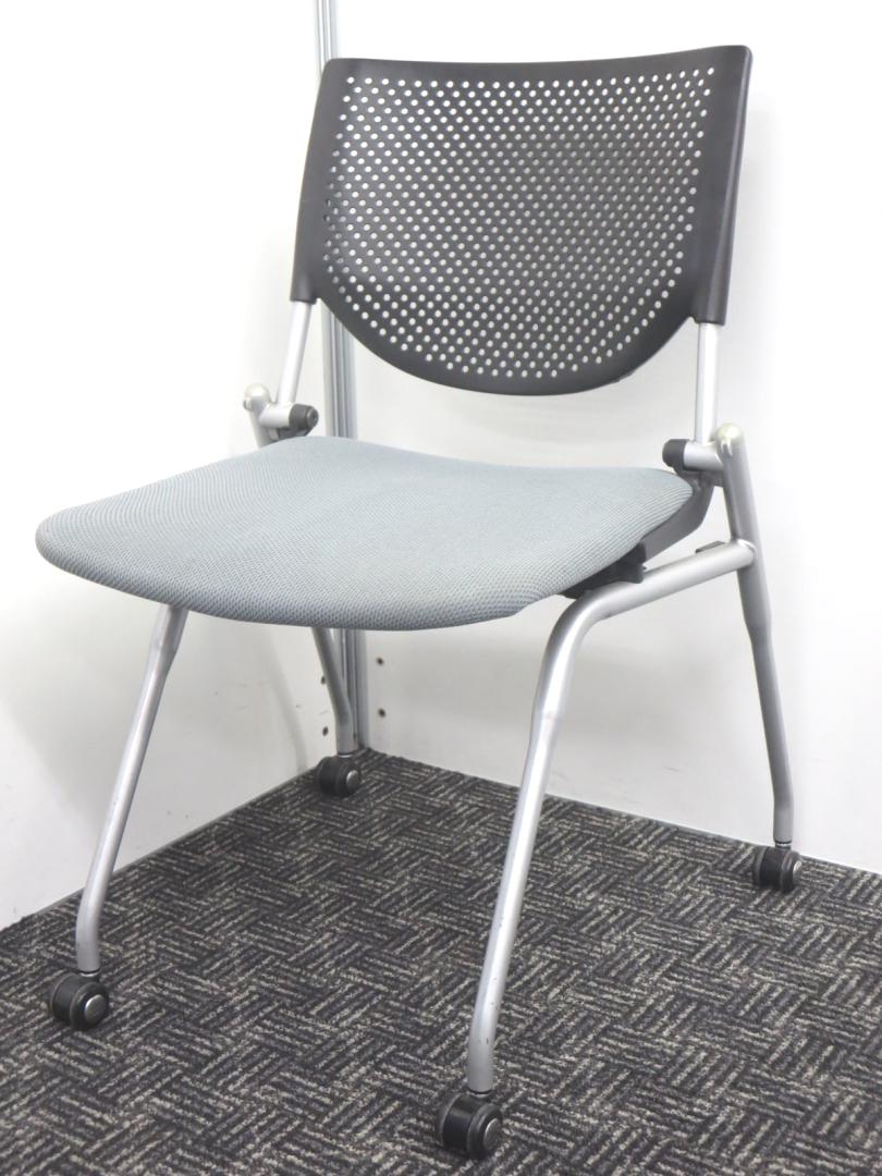 オカムラ製のプロスタックチェア！軽い、頑丈、デザイン良しの３拍子揃った会議用チェア■応接・来客用にも！
                        プロスタック
                                    中古
            