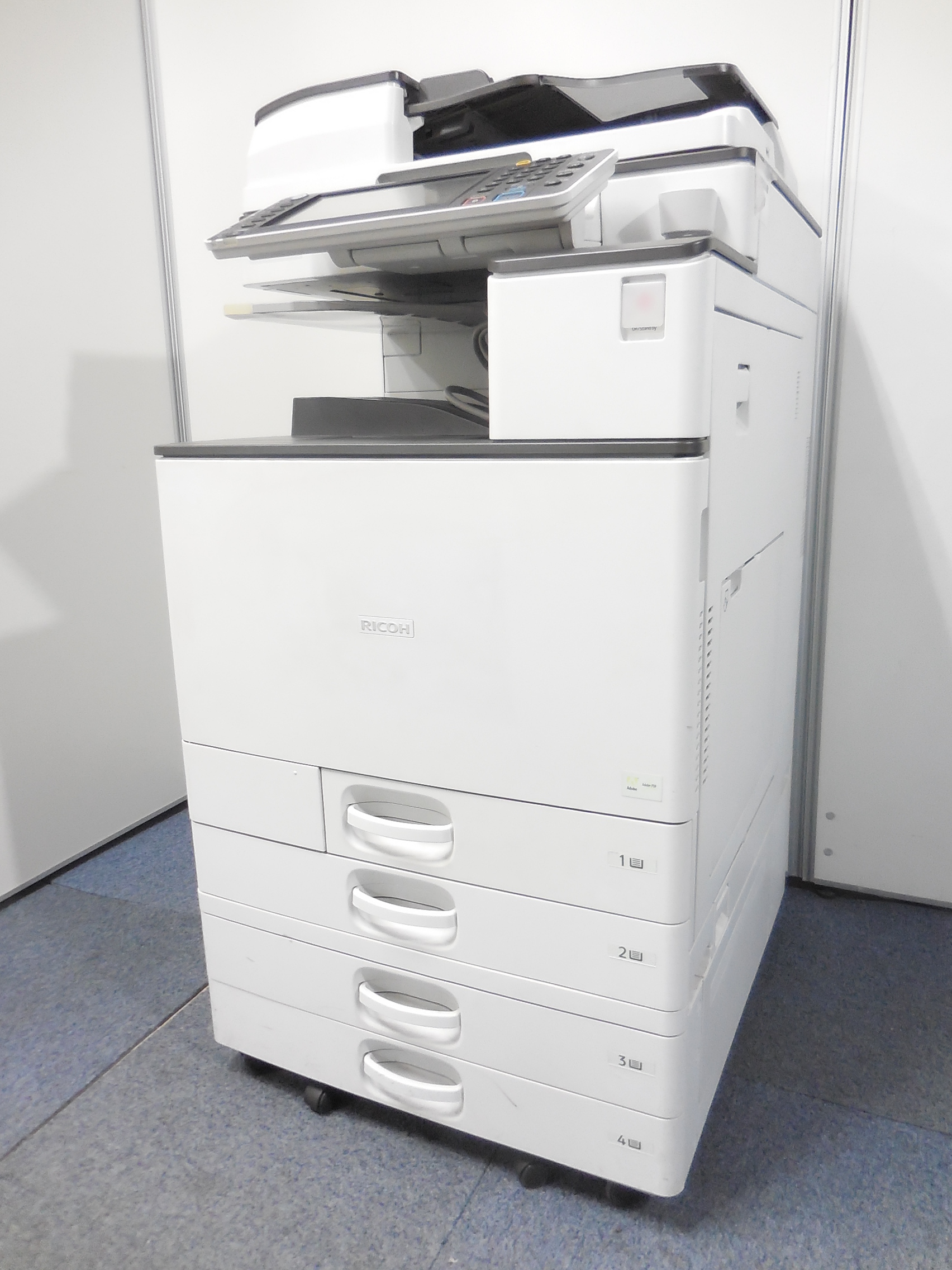 ■デザインもオシャレ【これから起業のお客様にオススメ！】■RICOH（リコー）製■カラー複合機・MPC3003■カラーモノクロ共に分速30/枚！
                        imagio MP
                                    中古
            