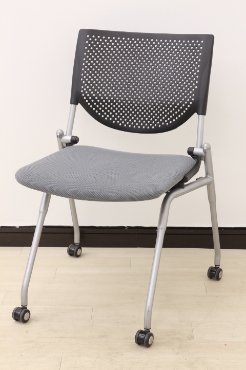 【残1脚特価！】【高品質な会議室用チェア!!】人気のグレー、メッシュ機構で通気性◎折りたたみ収納可能!!【J】
                        プロスタック 
                                    中古
            