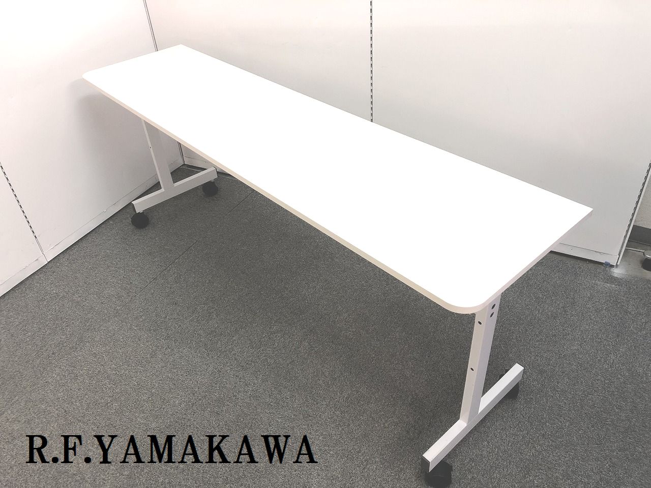 ２台限定！！【２人用としてご使用にバツグンなサイドスタックテーブルです！！】
                        その他シリーズ
                                    中古
            