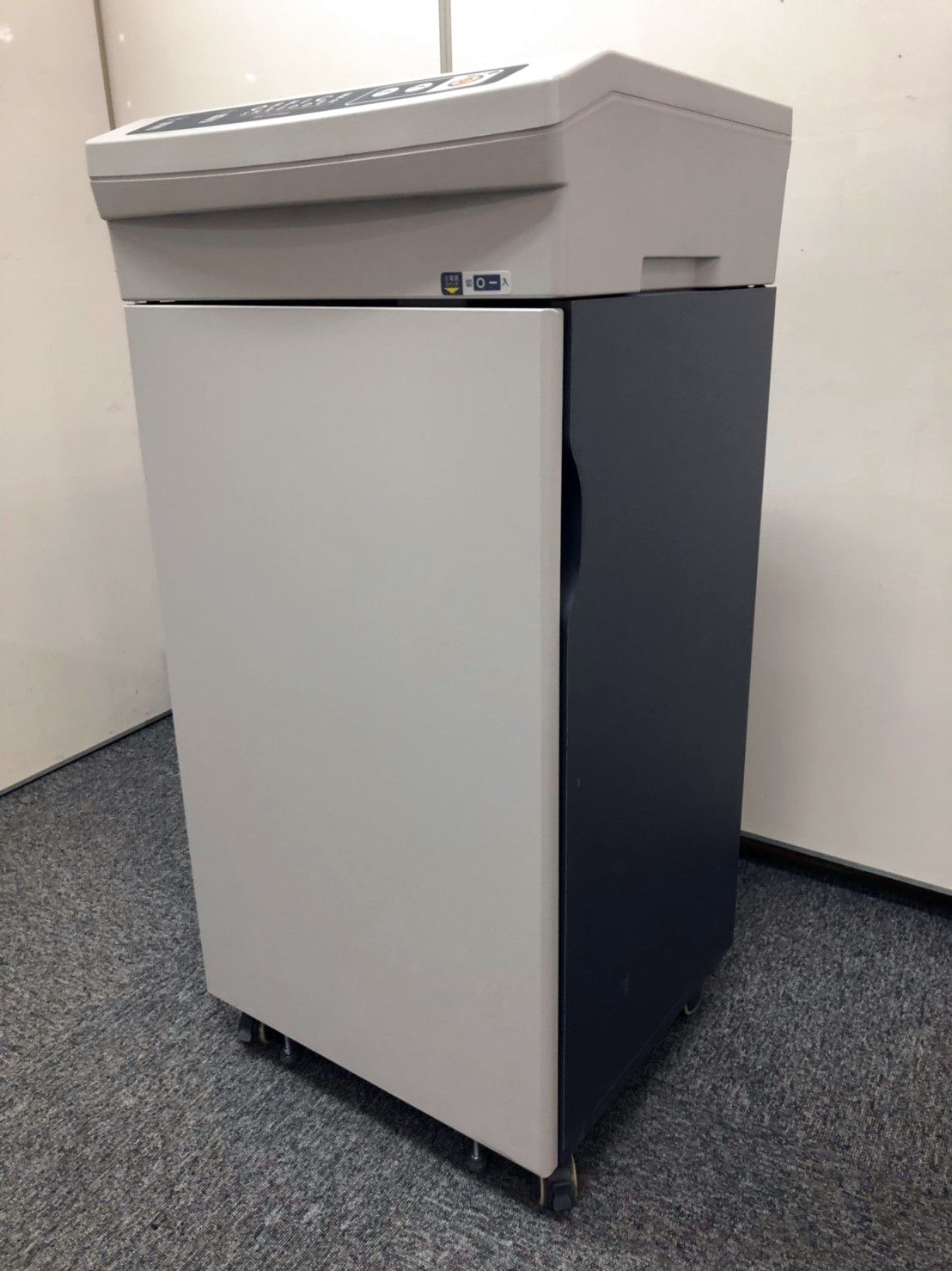 【ダスト大容量】コスト重視のお客様オススメ　業務用シュレッダー
                        その他シリーズ
                                    中古
            