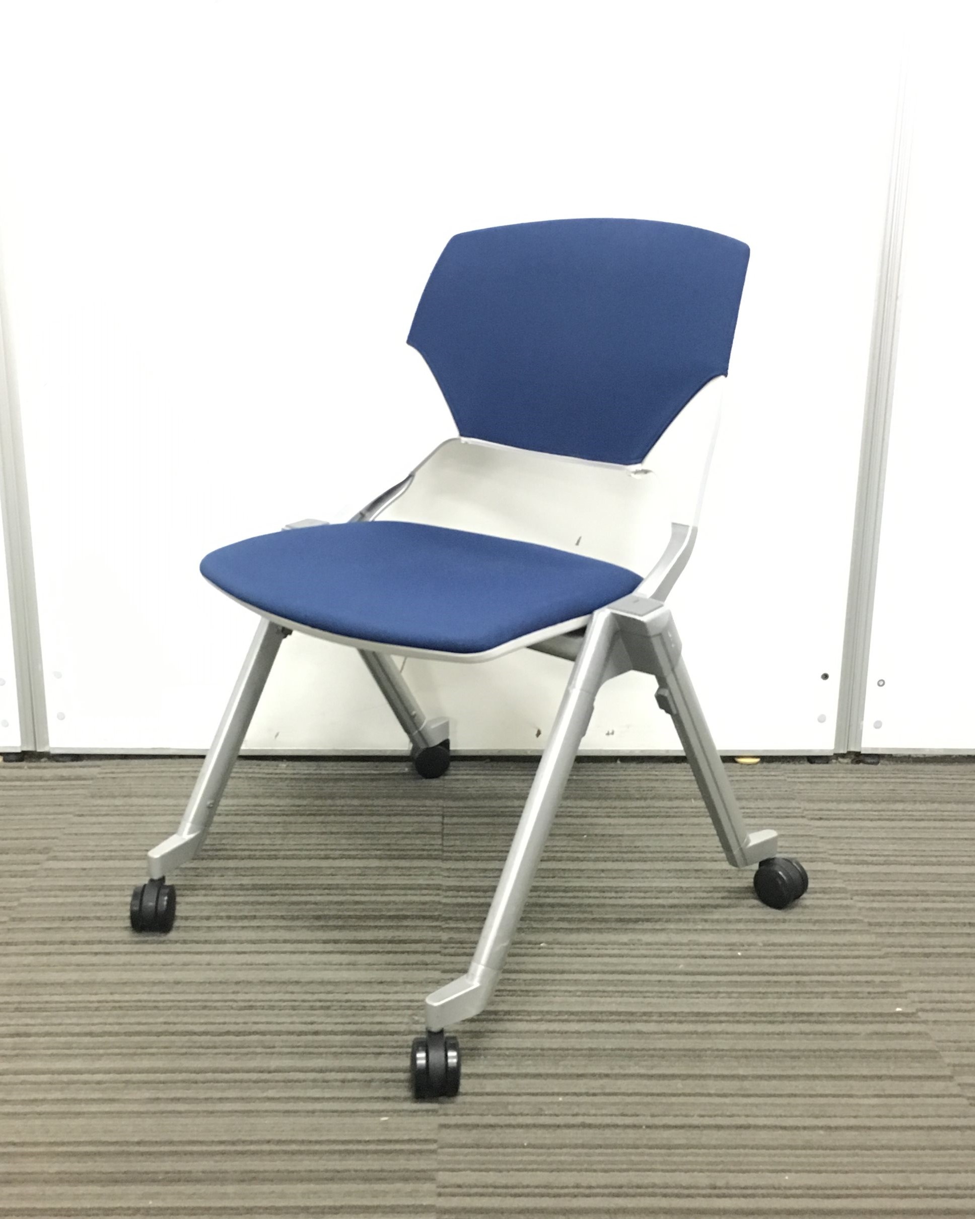 【40台大量入荷‼‼】キャスター付きで収納にも便利！｜内田洋行製
                        FM-320
                                    中古
            