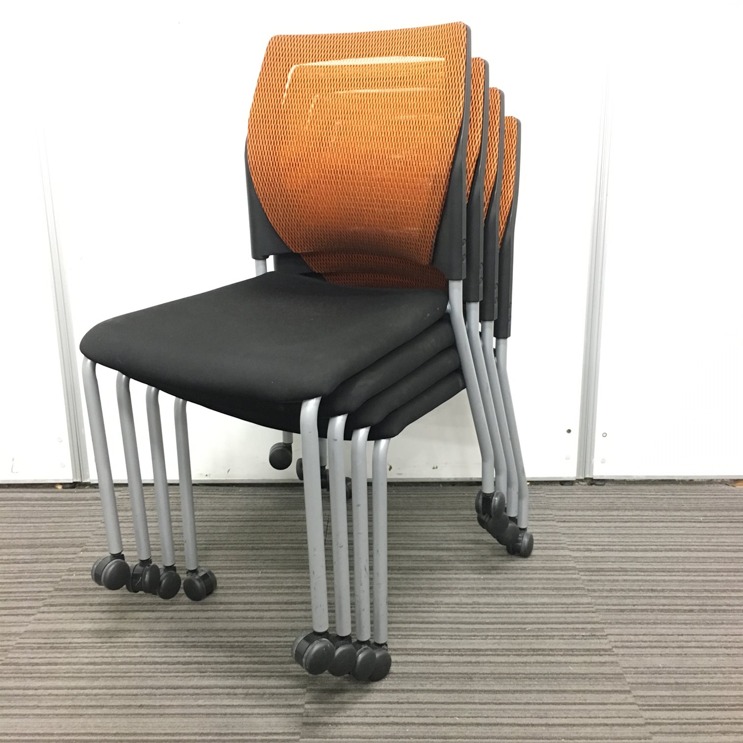 【お買い得な4脚セット販売‼】スペースの節約に最適！移動もらくらく！
                        その他メーカー
                                    中古
            