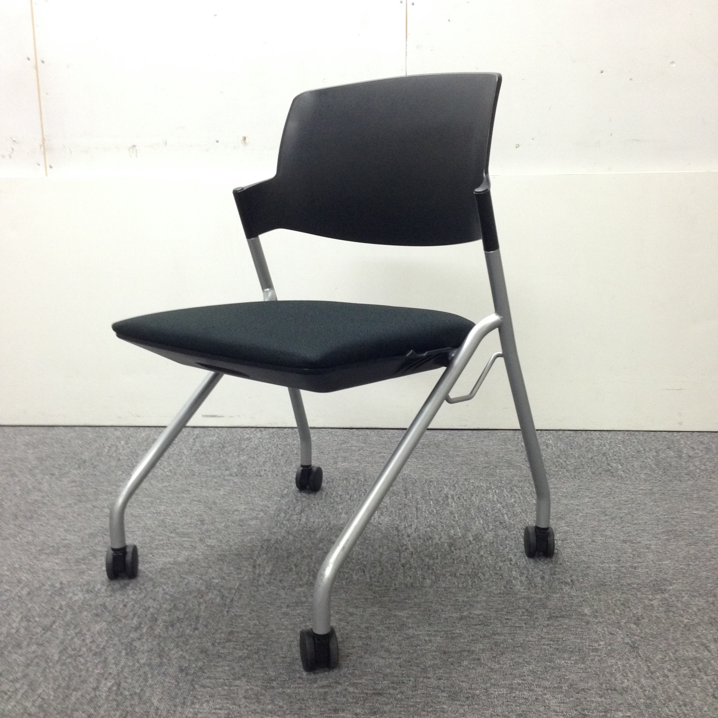 【29脚ロット入荷】プラス製 タルト☆人気のブラック！ネスティングタイプです！
                        Tarto
                                    中古
            