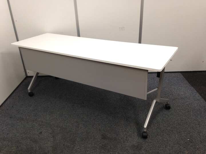 【ホワイト天板！！】天板を畳んで収納可能！キャスター付き！幅1860！！【幕板付き！！】
                        リーフライン
                                    中古
            