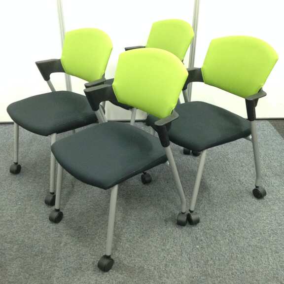 【4脚セット！】肘掛付き！大人気シリーズ！会議室などに！【キャスター付き！】
                        プロッティ（キャスター付）
                                    中古
            