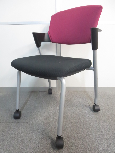 【快適なクッションが人気！】■コクヨ（KOKUYO）プロッティ（Protty）　スタッキングチェア　キャスター付
                        プロッティ（キャスター付） 
                                    中古
            