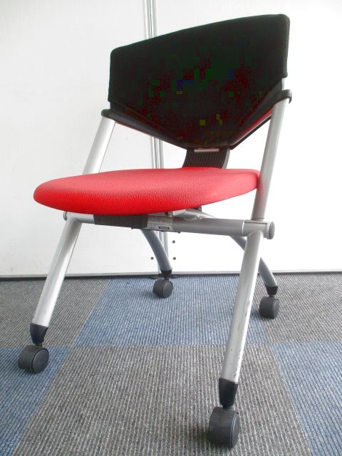 【残り2脚の為特別価格！】鮮やかなレッド色！【会議室のチェアの定番】
                        コルサ 
                                    中古
            