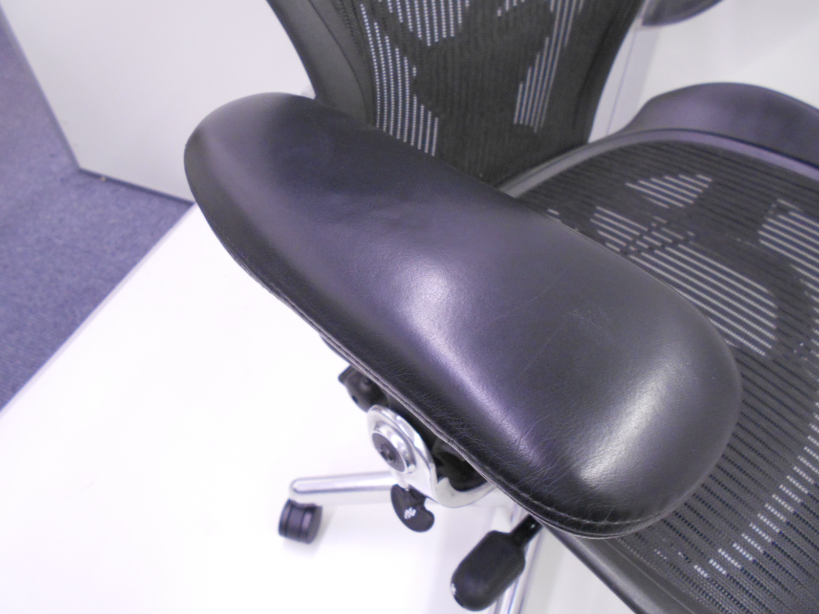 【中古】アーロンチェア（ポスチャー　フル装備） AE113AFB Herman Miller/ハーマンミラー 肘無ローバックチェア 246979