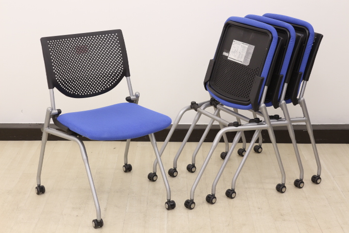 【４脚セットでお得!!会議用折りたたみチェア!!】人気のブルー!!長時間の会議が多いオフィスに是非!!
                        プロスタック
                                    中古
            