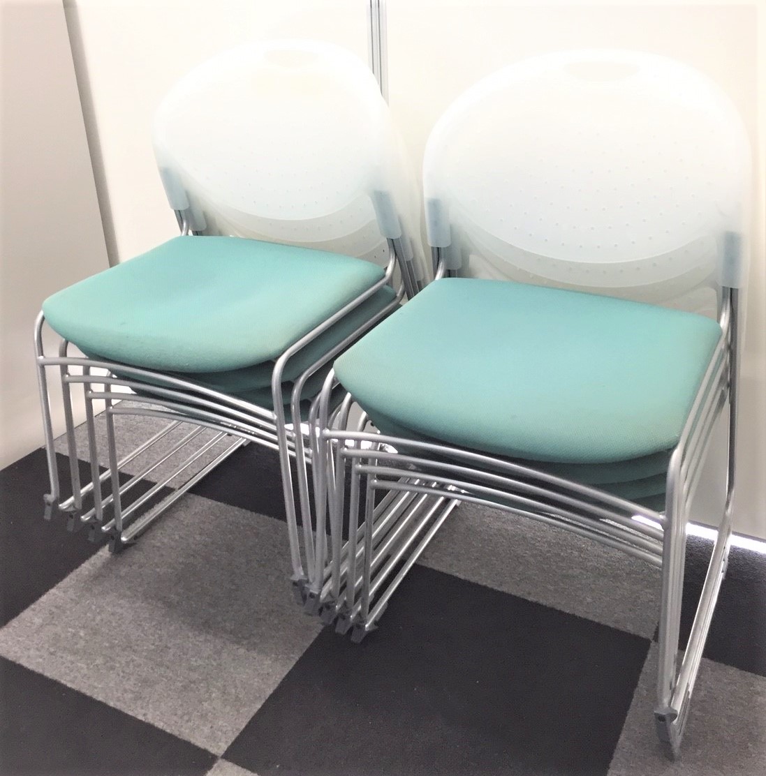 【重ねて収納できるスタッキングチェアが8脚セット購入で15％引き！】高品質の国内4大メーカー製です！
                        クリケット 
                                    中古
            