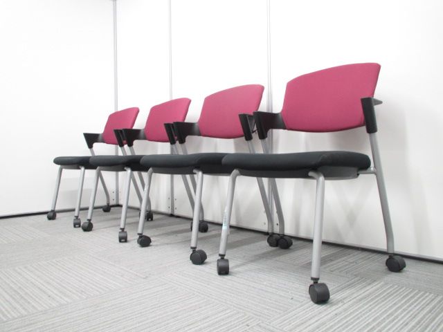 【4脚セット】積み重ねて整理可能！コンパクトサイズな　コクヨ製　プロッティ
                        プロッティ（キャスター付）
                                    中古
            