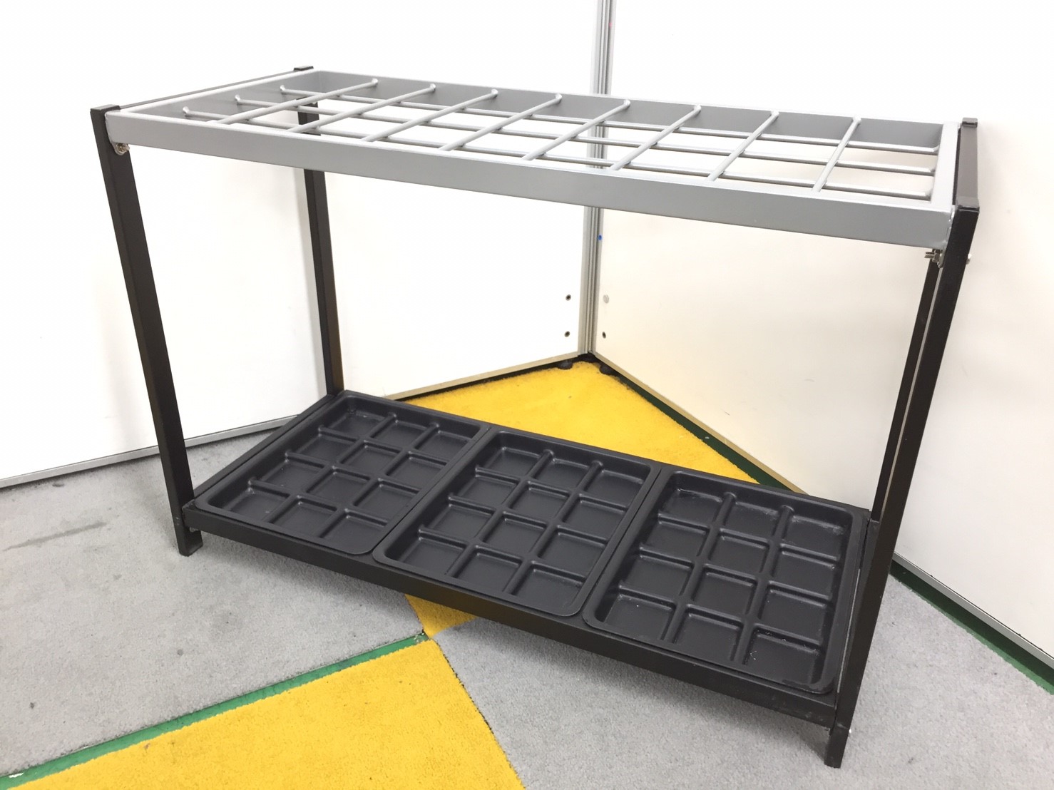 【買い忘れ御座いませんか？】【36本収納！】傘立て
                        その他シリーズ
                                    中古
            