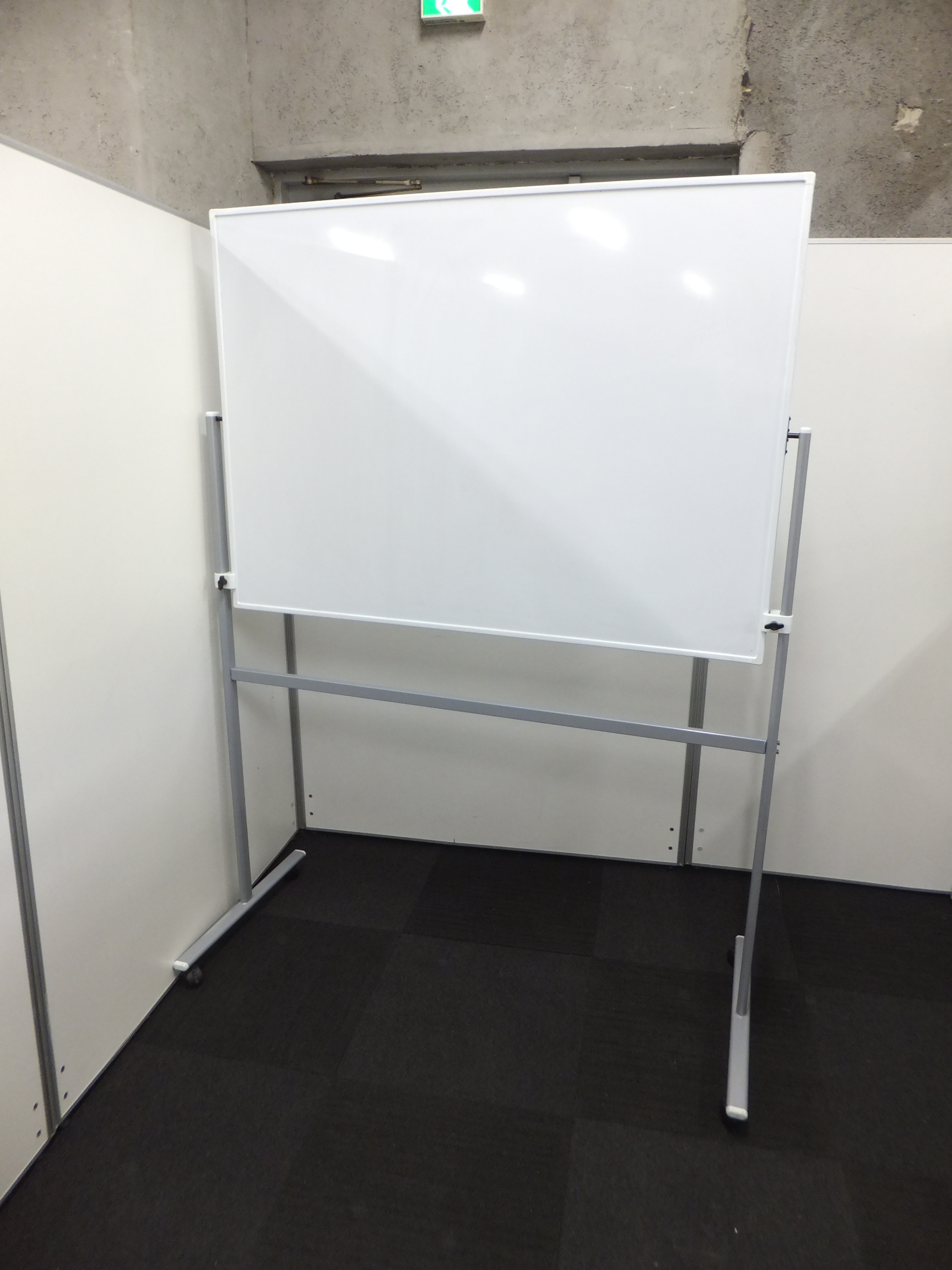 【若干ボードに凹みがある為、オツトメ品！】 まだまだ現役で使えます！
                        その他シリーズ
                                    中古
            