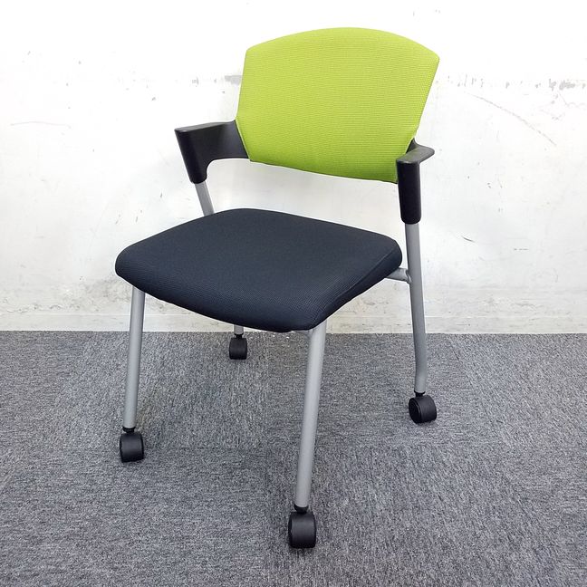 【13脚入荷】コクヨ製｜プロッティチェア｜色鮮やかなグリーンが特徴的！定番チェア入荷致しました！
                        プロッティ（キャスター付） 
                                    中古
            
