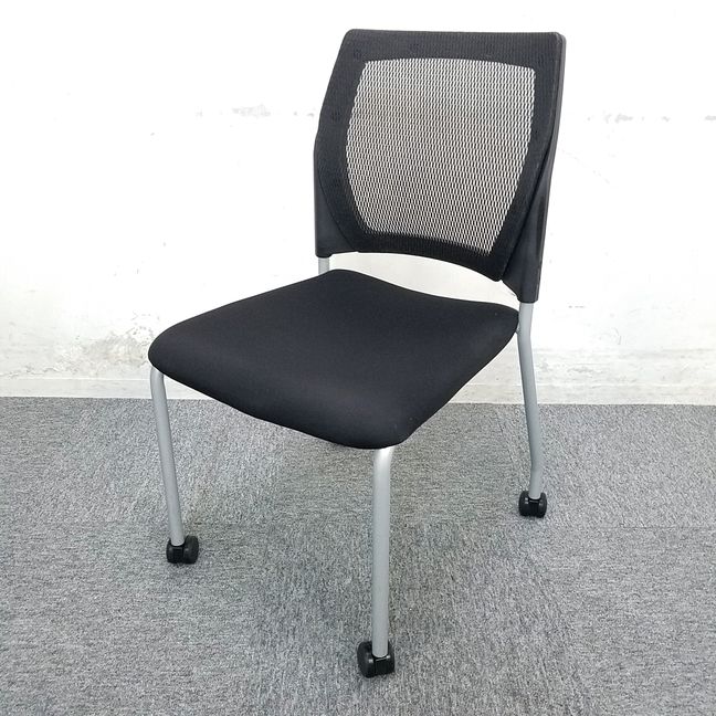 【６脚入荷】メッシュ生地｜定番のブラックカラー！スタイリッシュなデザインなのでどんな場所にも馴染みます！
                        不明
                                    中古
            