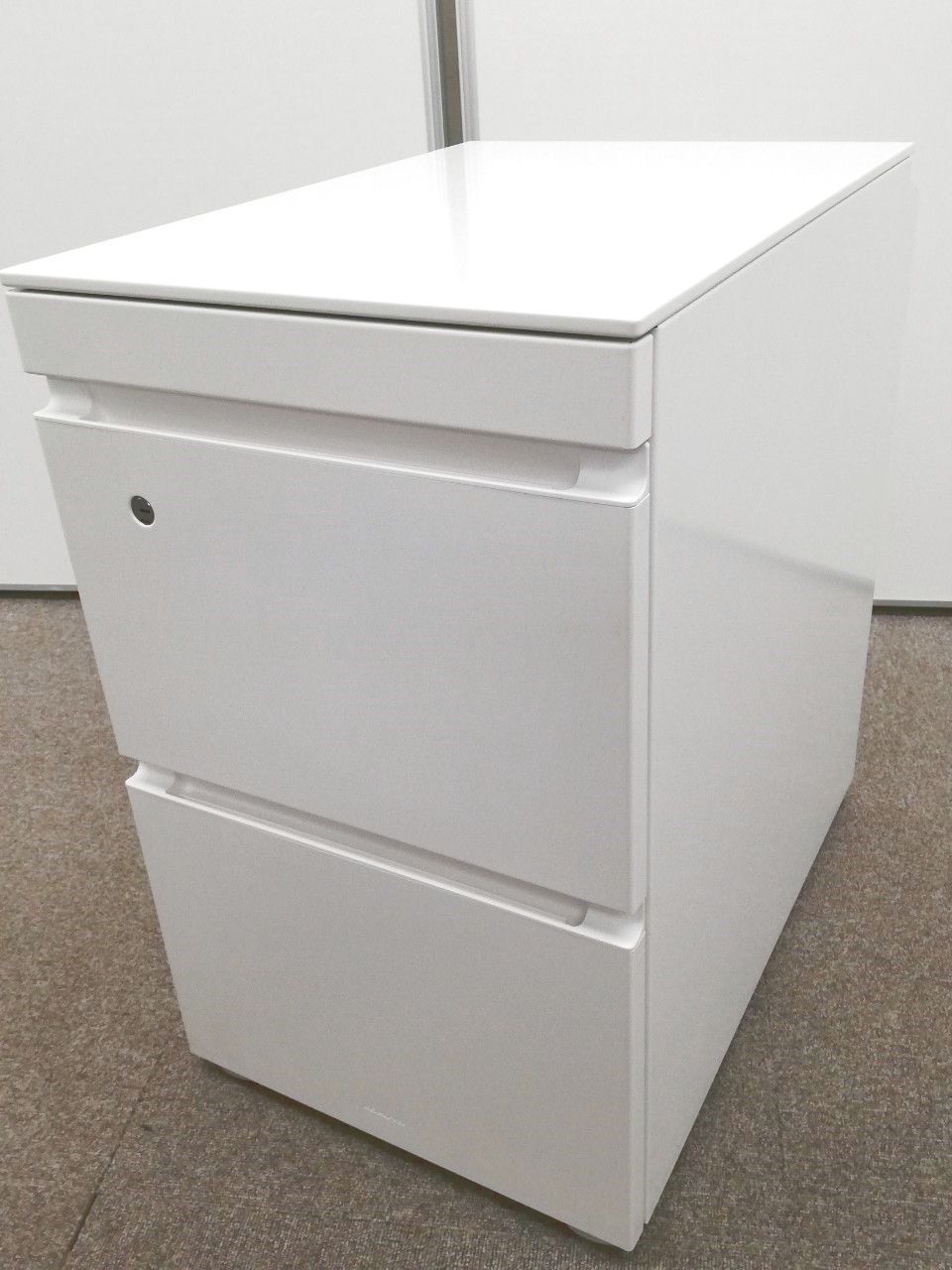 【あると便利！】定番の商品のワゴンになります。書類などが増えてきた方、整理整頓にいかがですか。
                        GXワゴン 
                                    中古
            