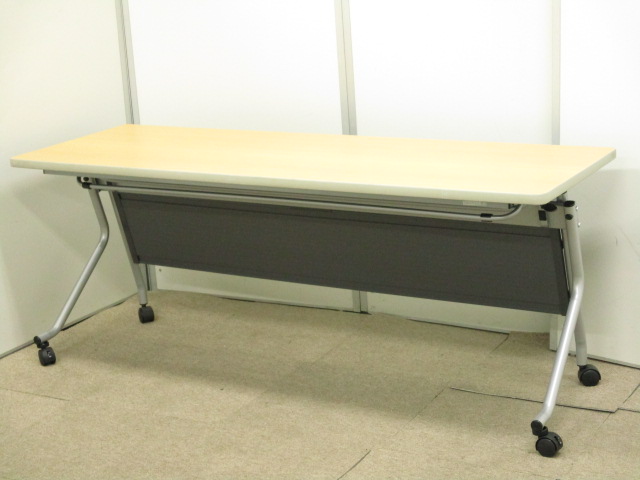 【会議室の必需品!!】セミナー等でも台活躍!!キャスターで移動もスムーズ!!天板を畳んで収納可能なスタックテーブル!!【幕板付!!】
                        その他シリーズ
                                    中古
            