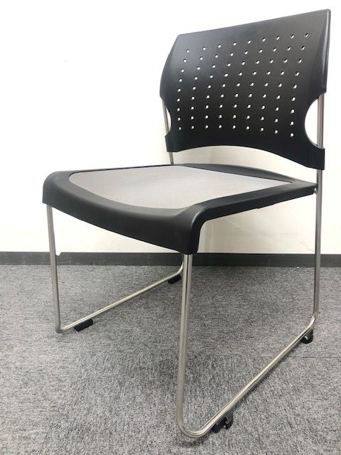 【10脚入荷】グレー×メッシュの通気性抜群の会議・ミーティングチェア【重ねて収納可】
                        その他シリーズ
                                    中古
            