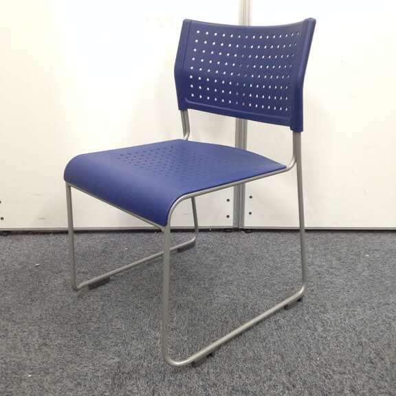 【定番の会議用チェア】アイリスチトセ製　スタッキングチェア（樹脂製で軽量化）
                        その他
                                    中古
            