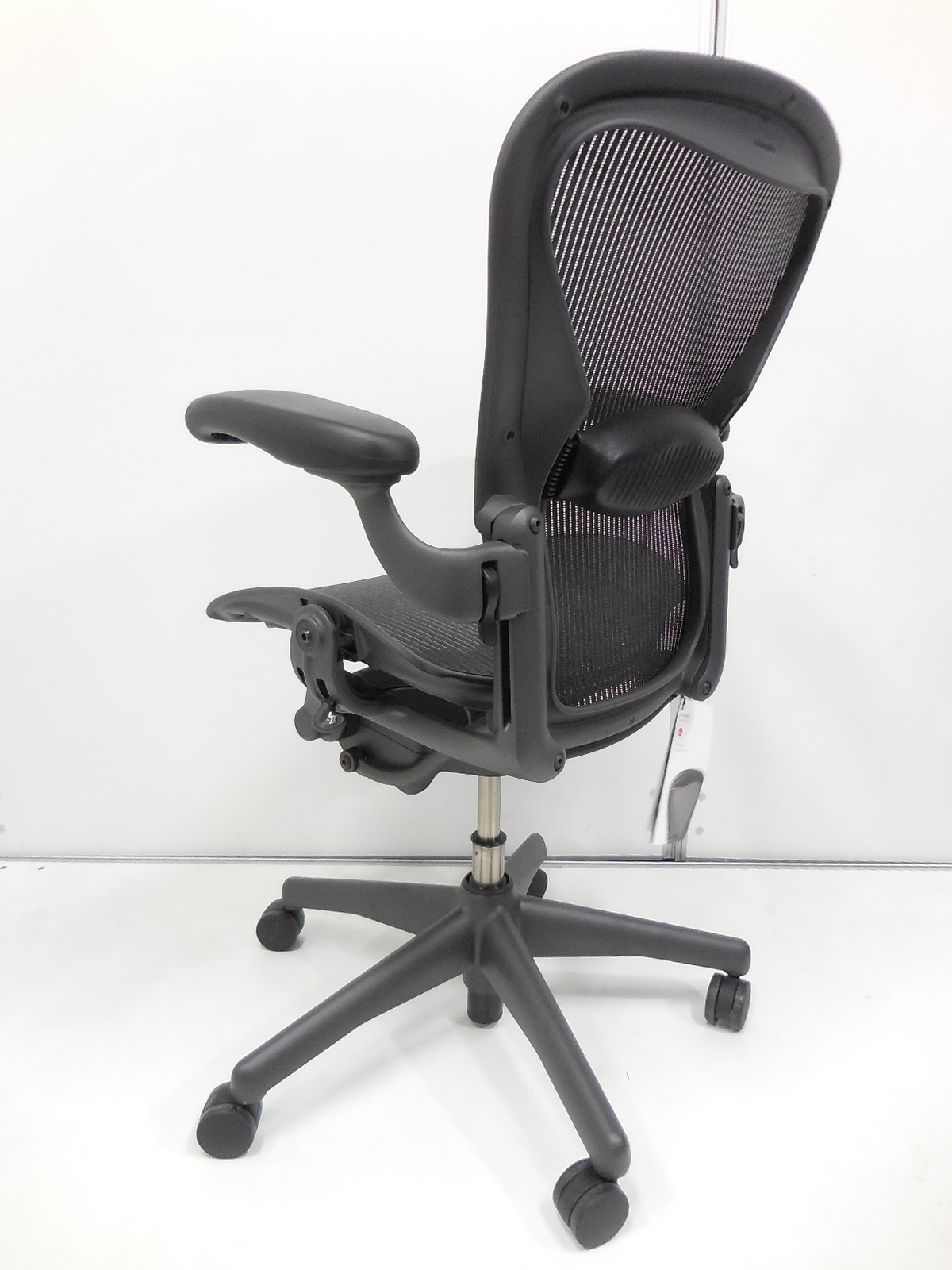 新古品】アーロンチェア AE112AWBAJG1BBBK3D01 Herman Miller