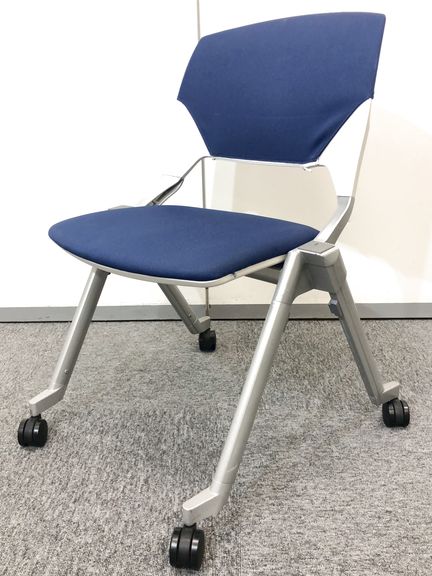 【良好品大量入荷】新品だと3万！横にも縦にも収容可能！高級会議チェアがこの価格！
                        FM-320
                                    中古
            