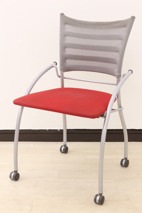 【10脚入荷】イトーキ製　プリエ2　レッド椅子｜ネスティングチェア｜キャスター付きで移動もらくらく！
                        プリエ2
                                    中古
            