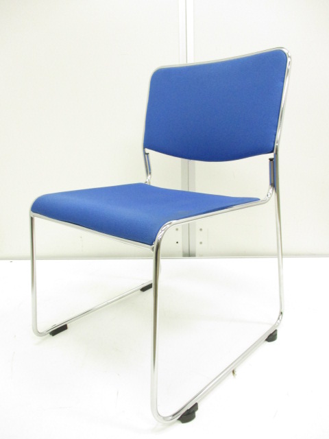 【状態良好!!】重ねて収納!!場所を取らずに収納できるスタッキングチェア!!
                        その他シリーズ
                                    中古
            