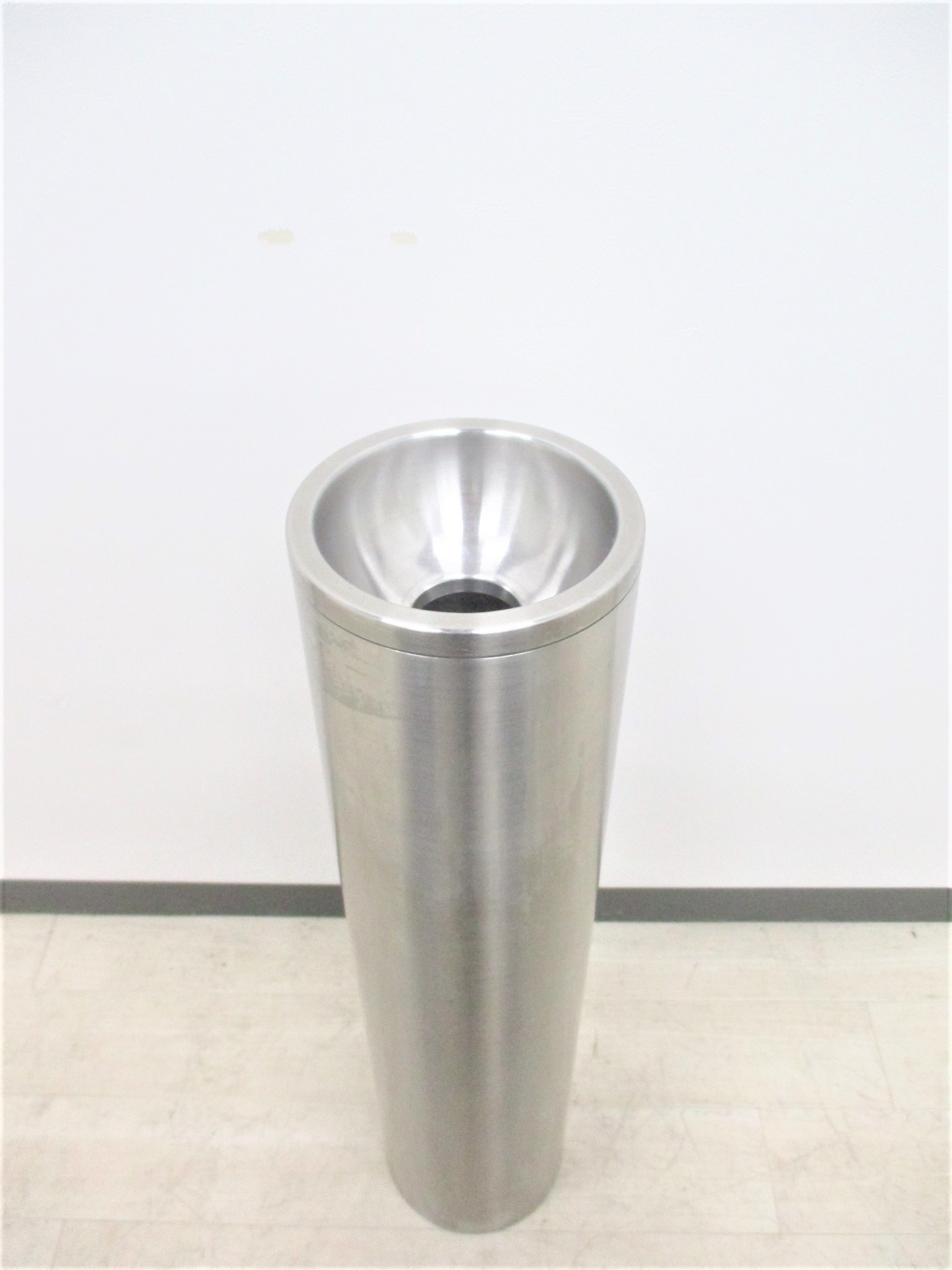 【中古希少品！】中々無い灰皿です！
                        -
                                    中古
            