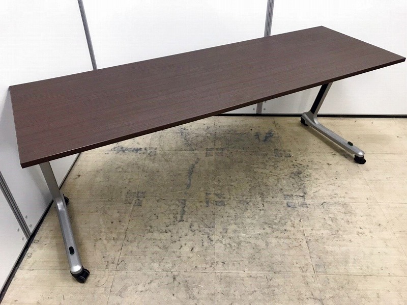 【幅1800㎜ シックな木目調】イトーキ製　サイドスタックテーブル　まとめて入荷しました。
                        リリッシュ
                                    中古
            