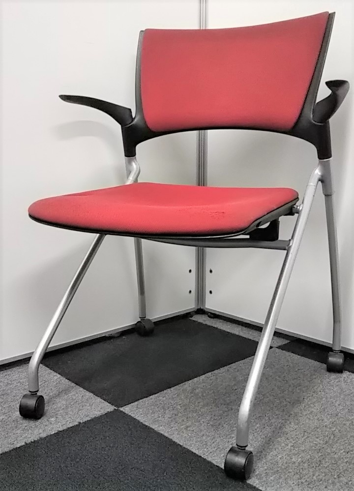 【使用感ありの為、大特価でご提供！】会議や研修あると便利なネスティングチェアです！国内4大メーカーイトーキ製
                        マノス
                                    中古
            