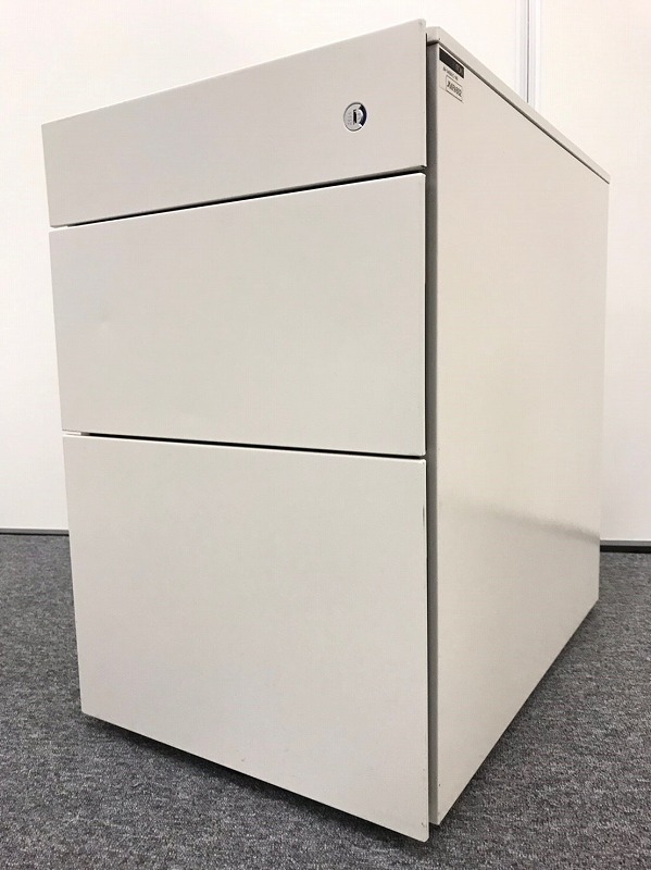 【30％OFF】国内有名メーカーのイトーキ製品の3段ワゴンの入荷です！H700のデスクにも使用可能でございます！
                        インステート
                                    中古
            