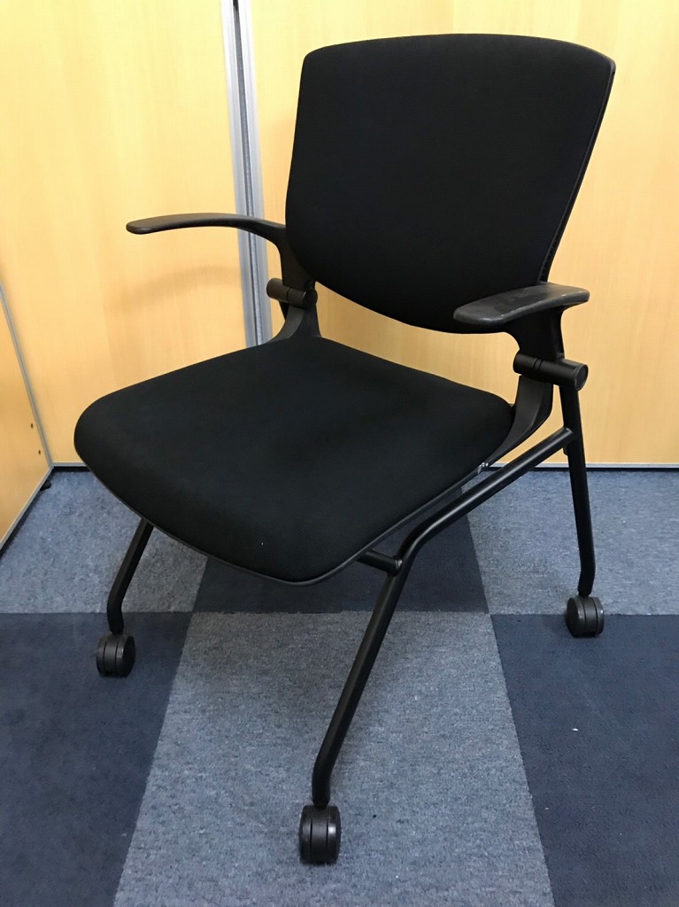 【人気ミーティングチェア】オカムラ製グラータが8脚入荷！簡易的なミーティングスペースからお客様との商談スペースまで幅広く対応可能！
                        グラータ
                                    中古
            