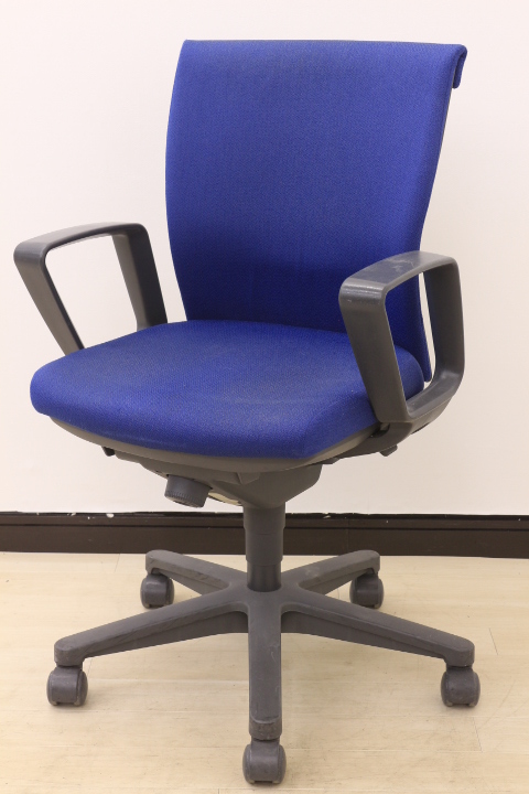 【おつとめ品!!人気チェアがお安く!!】柔軟に形を変える背もたれが特徴!!サスペンションバック機能を搭載!!
                        トレンザ
                                    中古
            