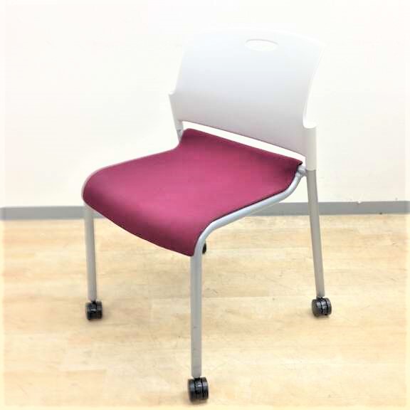 【一味違う雰囲気です】ウチダ製　スタッキングチェア【鮮やかなパープルカラー】
                        その他シリーズ
                                    中古
            