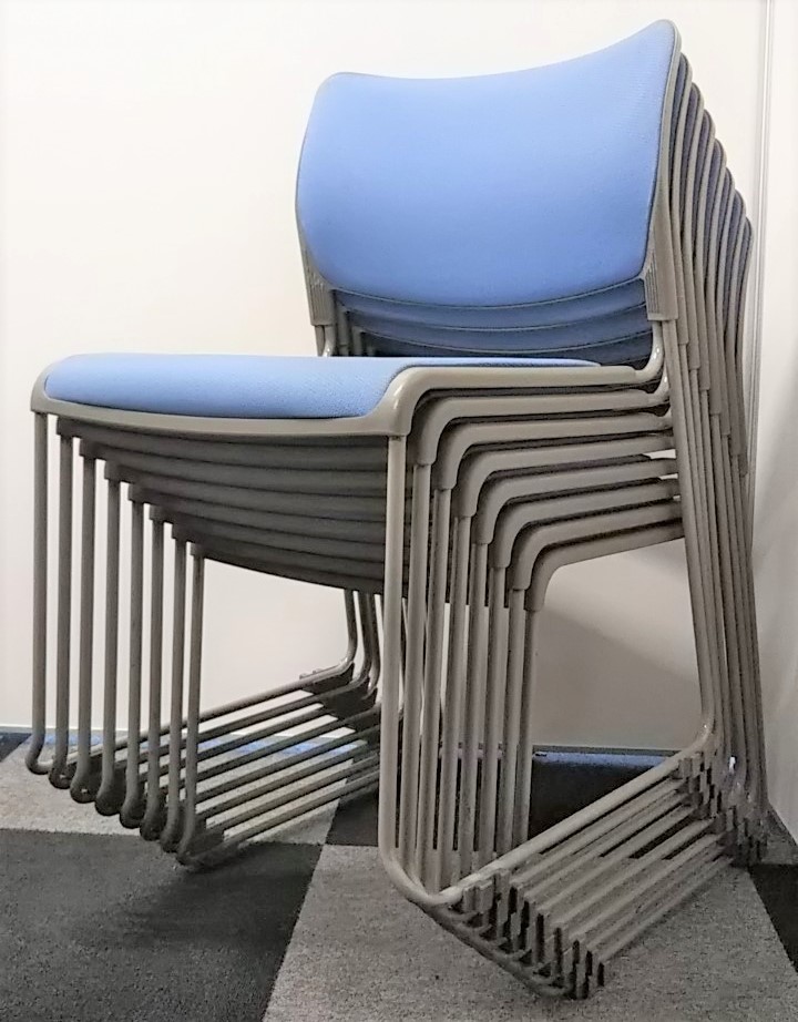 【8脚セット購入で何と15％引き！】研修の際にあると便利なスタッキングチェアです！国内メーカー オカムラ製
                        8104シリーズ
                                    中古
            