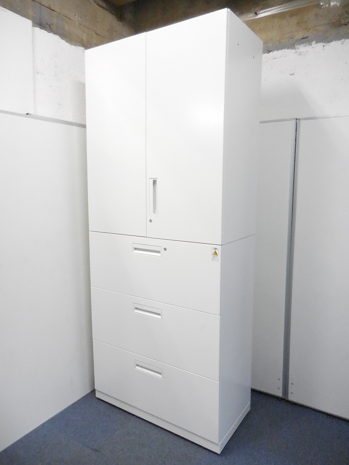 【書庫セット1台入荷！】2012年製 人気のホワイト色の上下書庫セット！セット割でもっとお得！
                        エディア
                                    中古
            