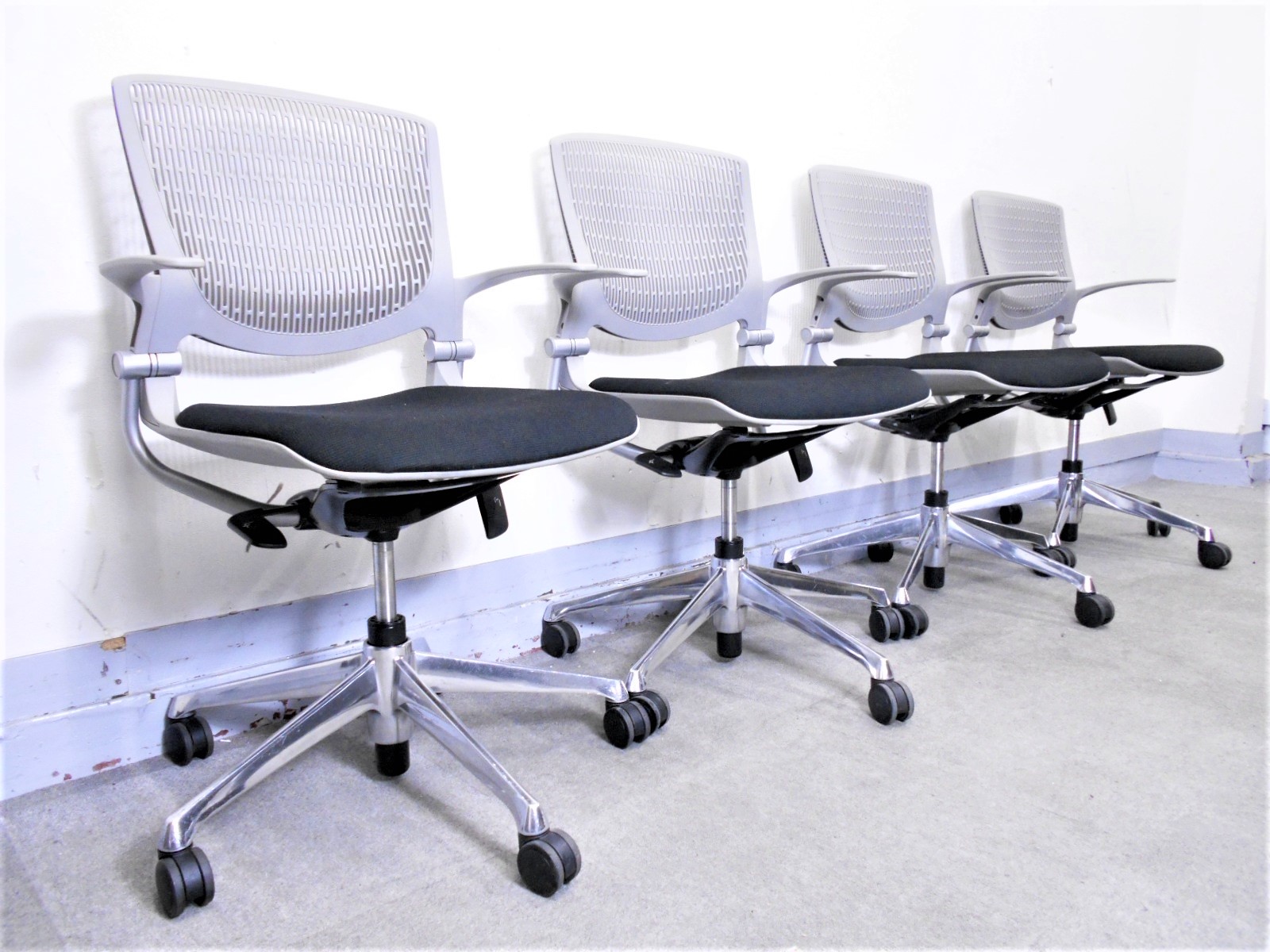 【KS】【4脚セット！】
                        グラータ
                                    中古
            